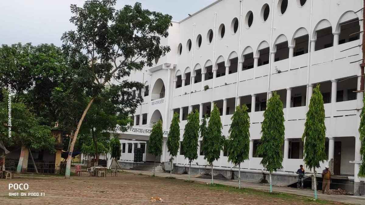 Araria Court